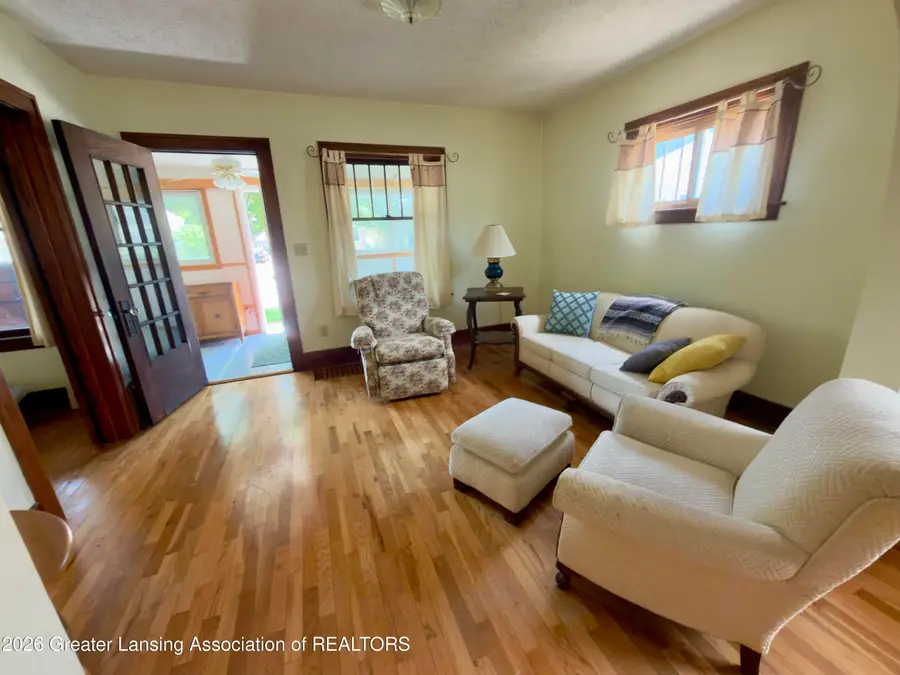 912 Smith Avenue, Lansing, MI 48910 - #2