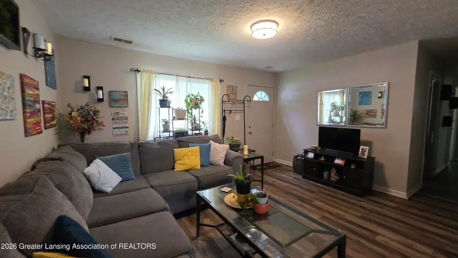 3920 S Deerfield Avenue, Lansing, MI 48911 - #2