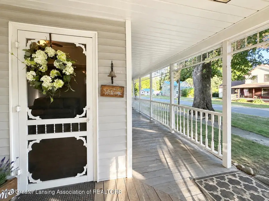219 E Adelaide Street, Maple Rapids, MI 48853 - #2