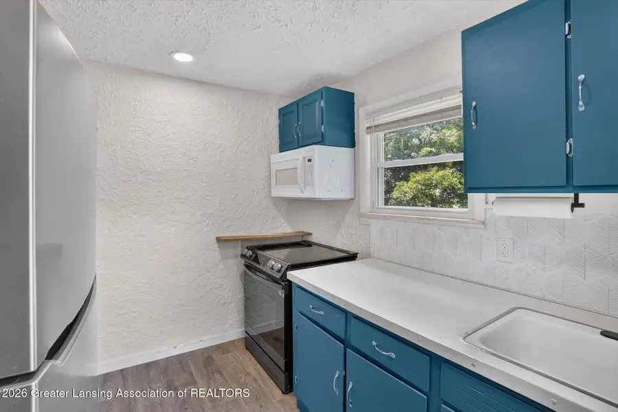 3901 Lowcroft Avenue, Lansing, MI 48910 - #2
