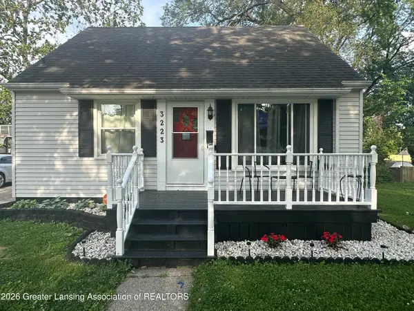 3223 Plymouth Drive, Lansing, MI 48910