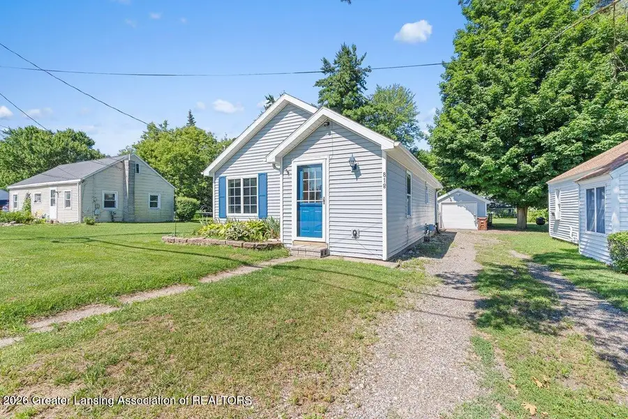818 S Clinton Street, Charlotte, MI 48813 - #2