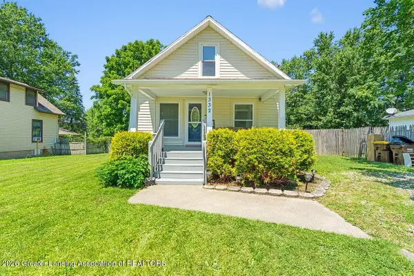 1332 W Valley Road, Lansing, MI 48906