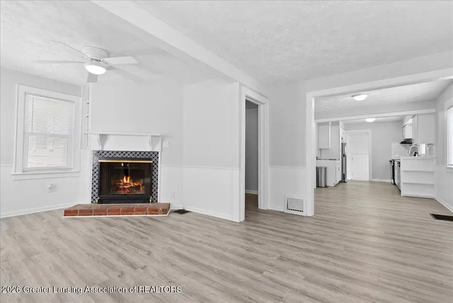6041 Hilliard Road, Lansing, MI 48911 - #3