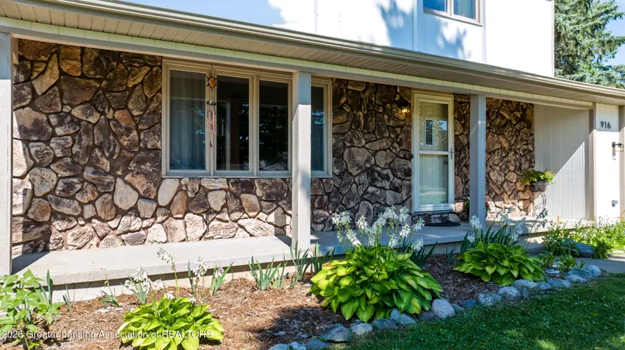 916 S Canal Road, Lansing, MI 48917 - #2