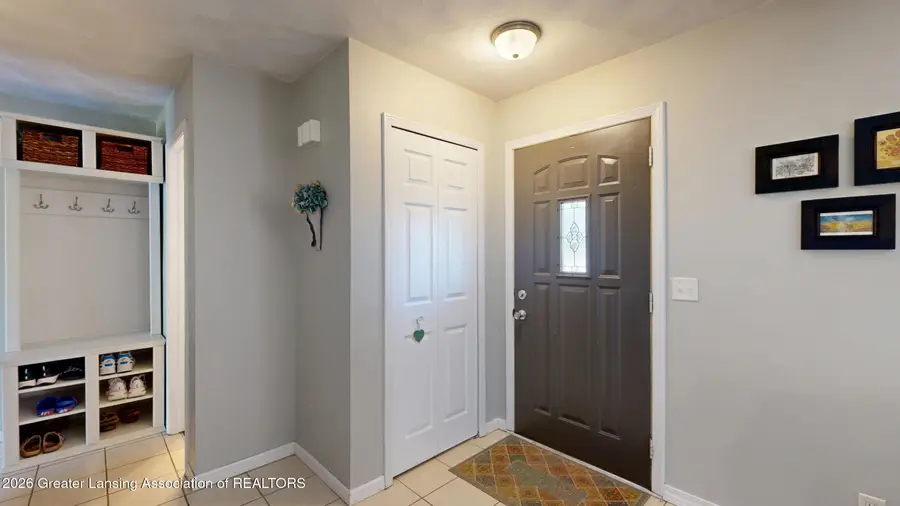 916 S Canal Road, Lansing, MI 48917 - #3