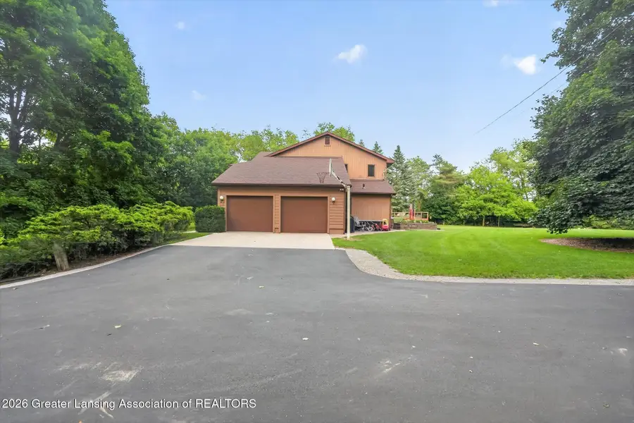8360 E 5 Point Highway, Eaton Rapids, MI 48827 - #2