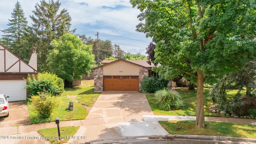 907 Whittier Drive, East Lansing, MI 48823 - #2