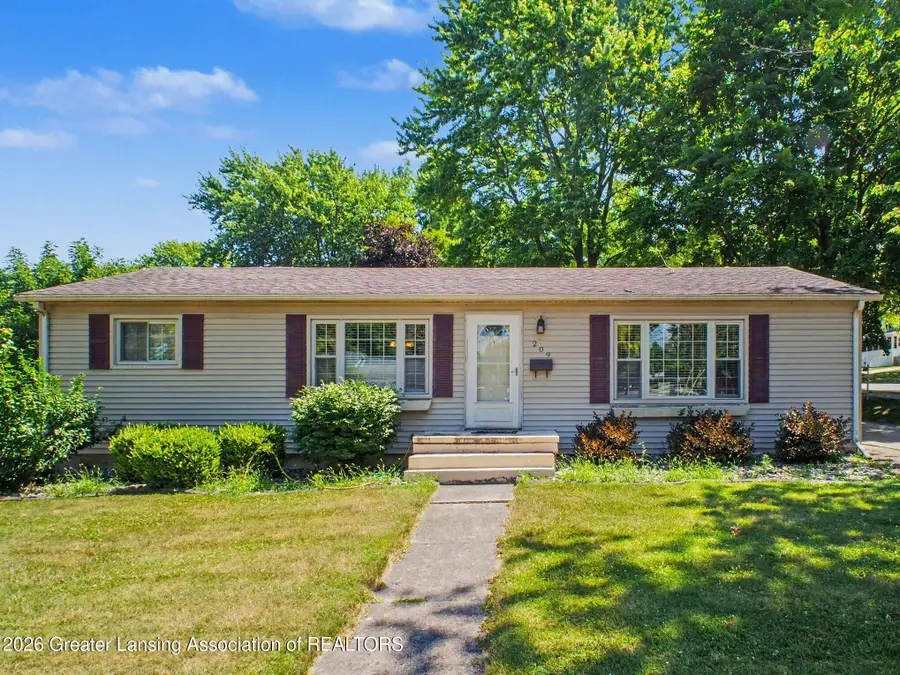 209 S Morton Street, Saint Johns, MI 48879 - #2