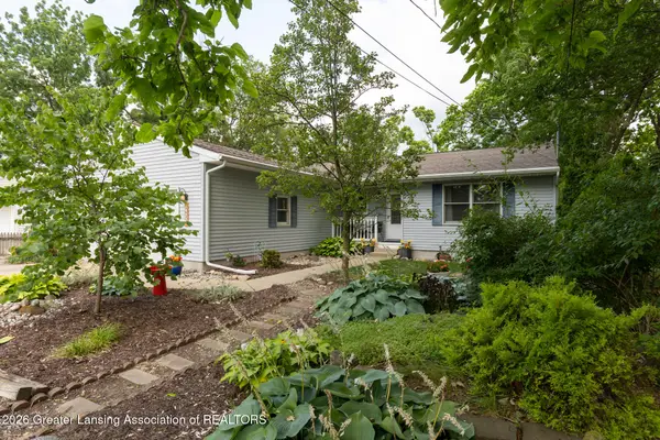 5922 S Edson Street, Haslett, MI 48840
