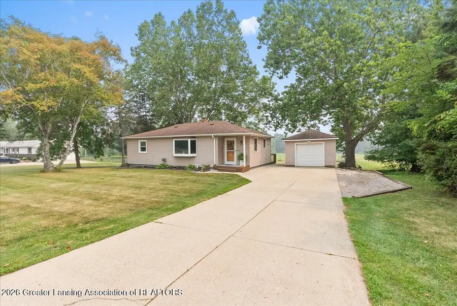 205 W Herbison Road, Dewitt, MI 48820 - #2