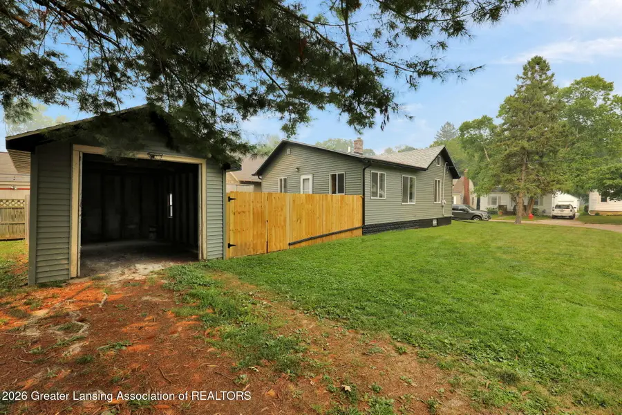 2216 Sunnyside Avenue, Lansing, MI 48910 - #2