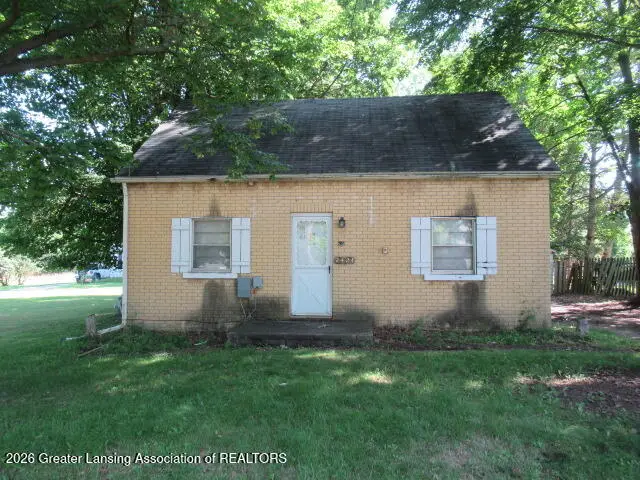 2421 E Cavanaugh Road, Lansing, MI 48910 - #1