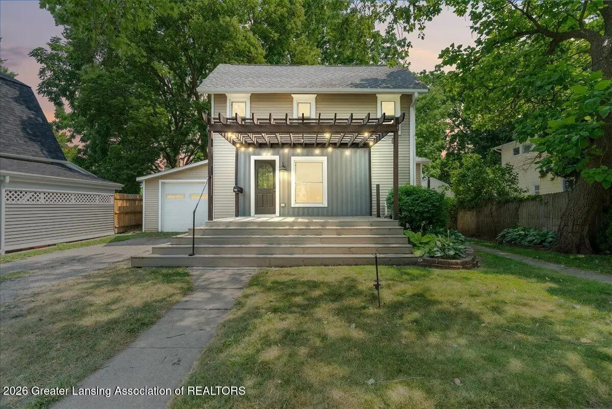 236 W Lincoln Street, Grand Ledge, MI 48837 - #1