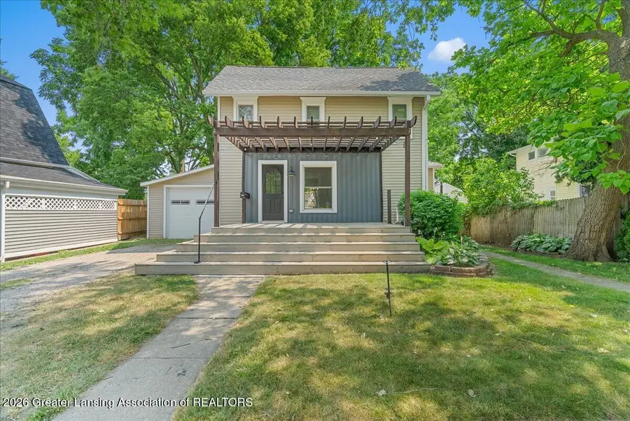 236 W Lincoln Street, Grand Ledge, MI 48837 - #2
