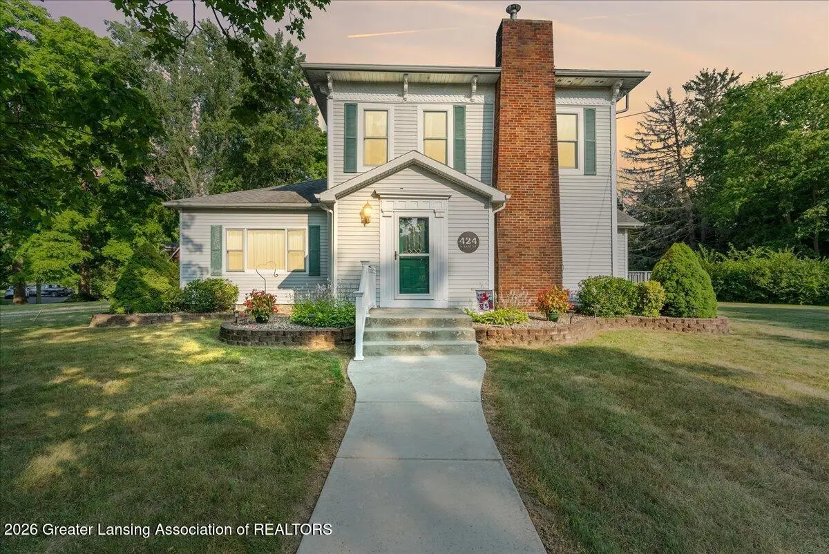 424 N East Street, Eaton Rapids, MI 48827 - #1