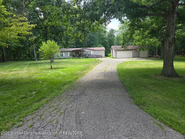 3600 Dexter Trail, Stockbridge, MI 49285