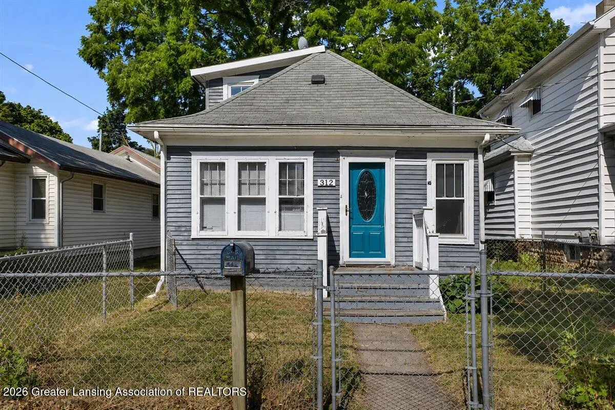 312 S Hayford Avenue, Lansing, MI 48912 - #1