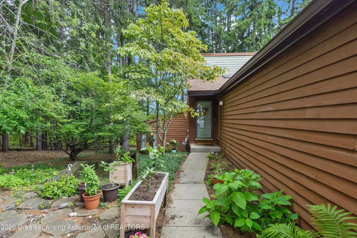 1228 Academic Way, Haslett, MI 48840 - #1