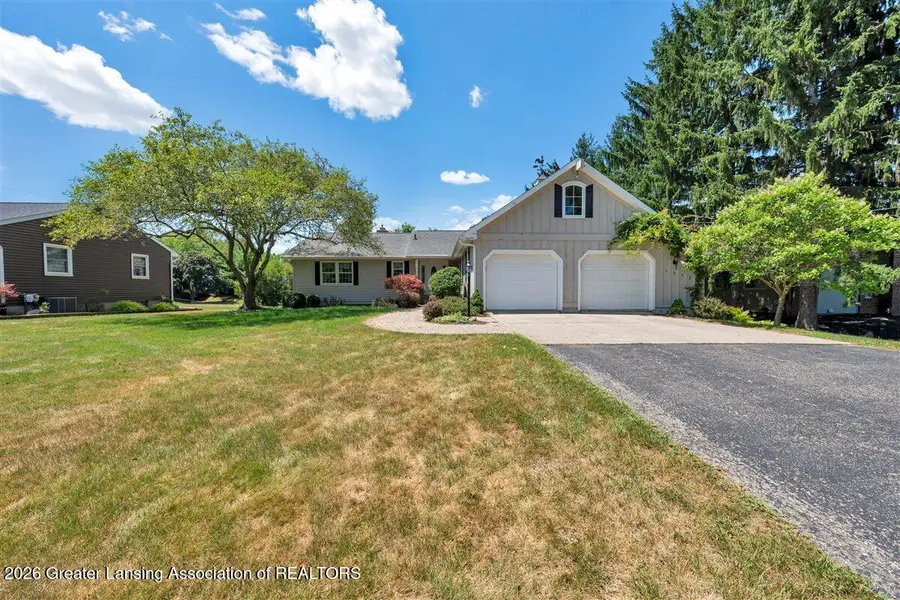 1212 E Geneva Drive, Dewitt, MI 48820 - #2