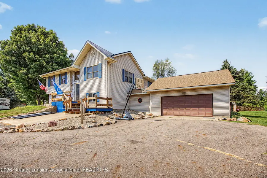 2860 W Vermontville Highway, Charlotte, MI 48813 - #2