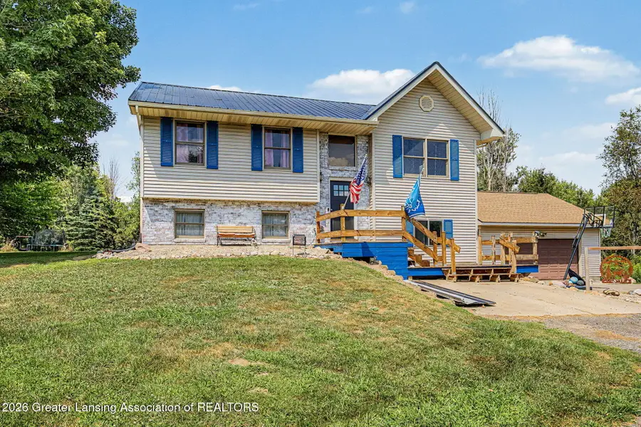 2860 W Vermontville Highway, Charlotte, MI 48813 - #3