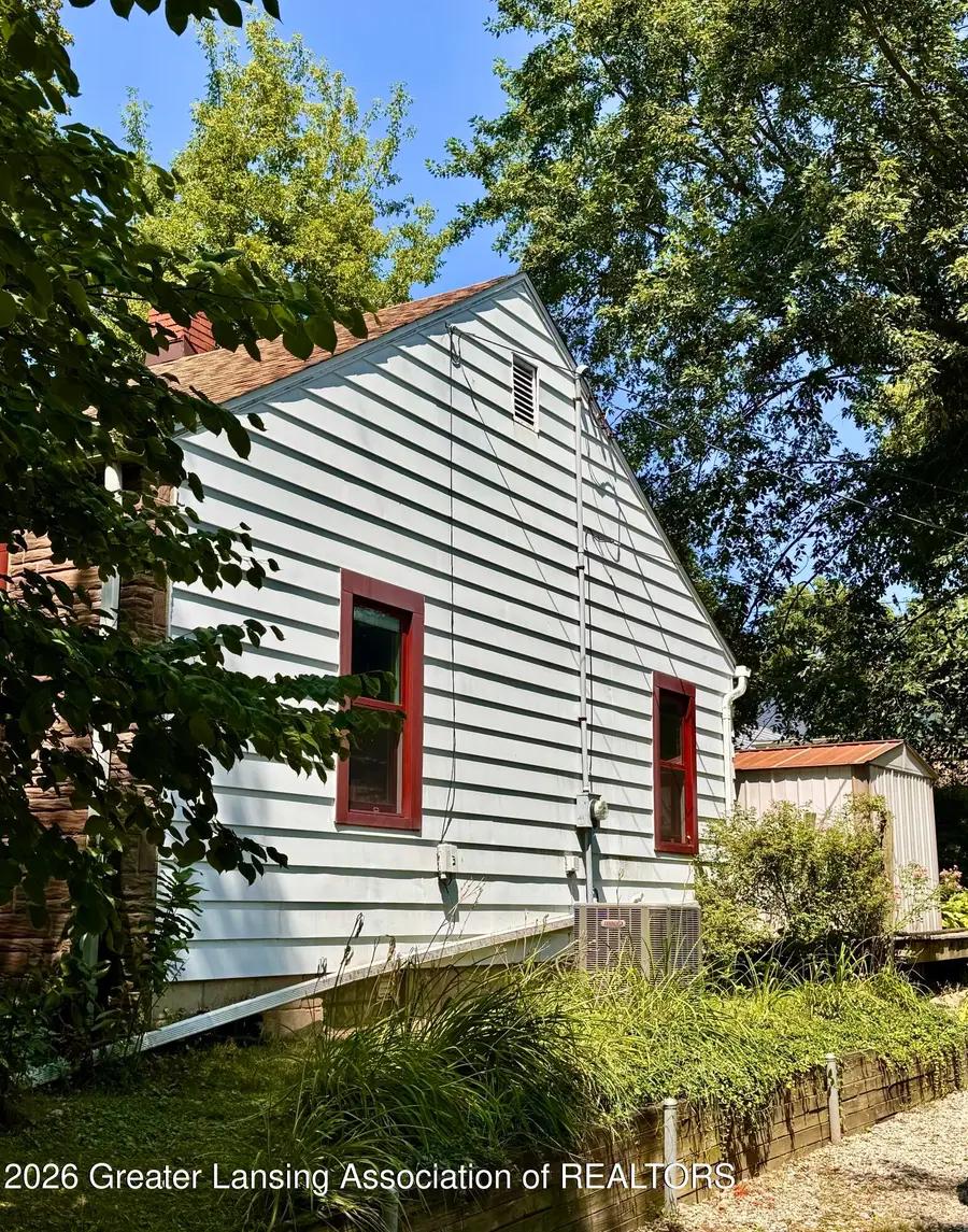 535 Hamilton Avenue, Lansing, MI 48910 - #3