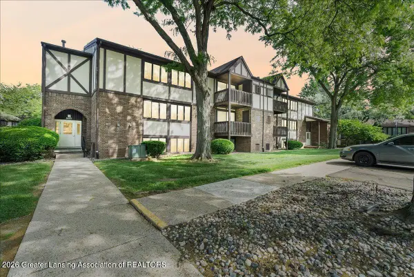6165 E Innkeepers Court #76, East Lansing, MI 48823