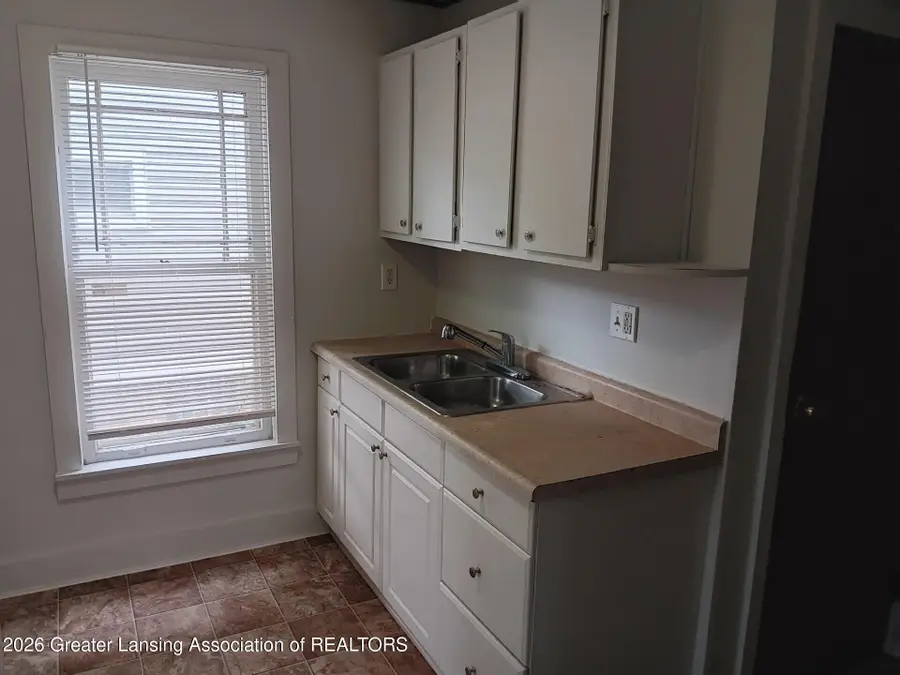 908 N Pine Street, Lansing, MI 48906 - #2