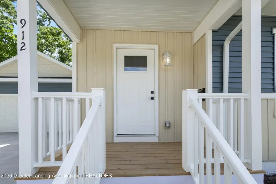 912 N Chestnut Street, Lansing, MI 48906 - #2