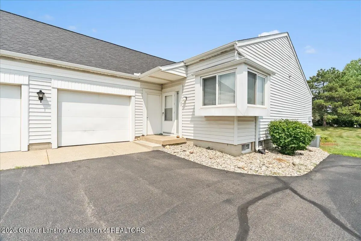1107 Sunview Drive, Saint Johns, MI 48879 - #1