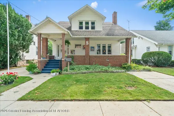 207 S Clinton Avenue, St. Johns, MI 48879