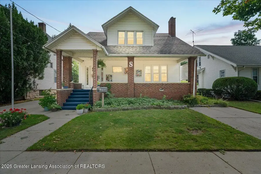 207 S Clinton Avenue, Saint Johns, MI 48879 - #2
