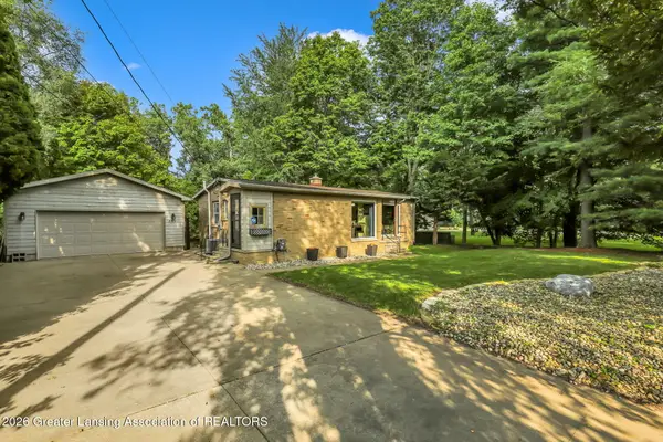 5921 Woodgate Drive, Lansing, MI 48911