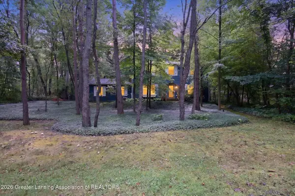 5705 Lakeview Drive, Perry, MI 48872