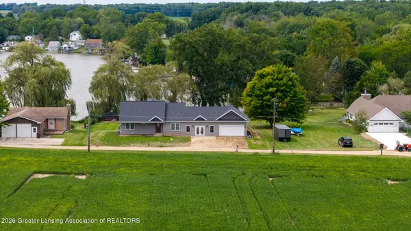 8616 Lake Drive, Springport, MI 49284