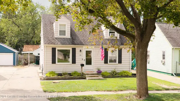 716 Ridgewood Avenue, Lansing, MI 48910