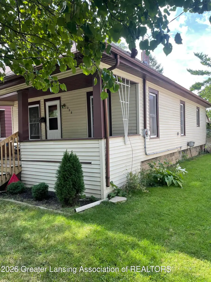 228 S Clemens Avenue, Lansing, MI 48912 - #2
