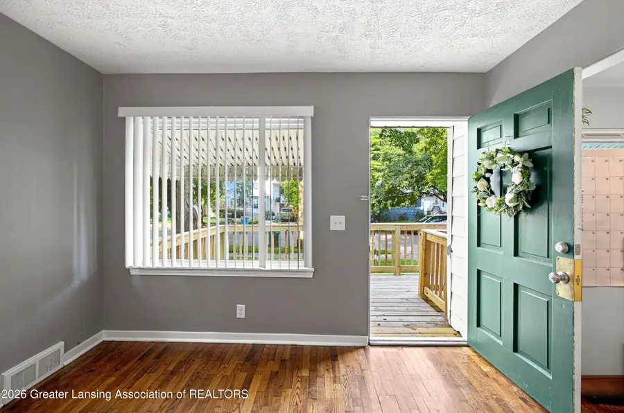 135 S Hayford Avenue, Lansing, MI 48912 - #2