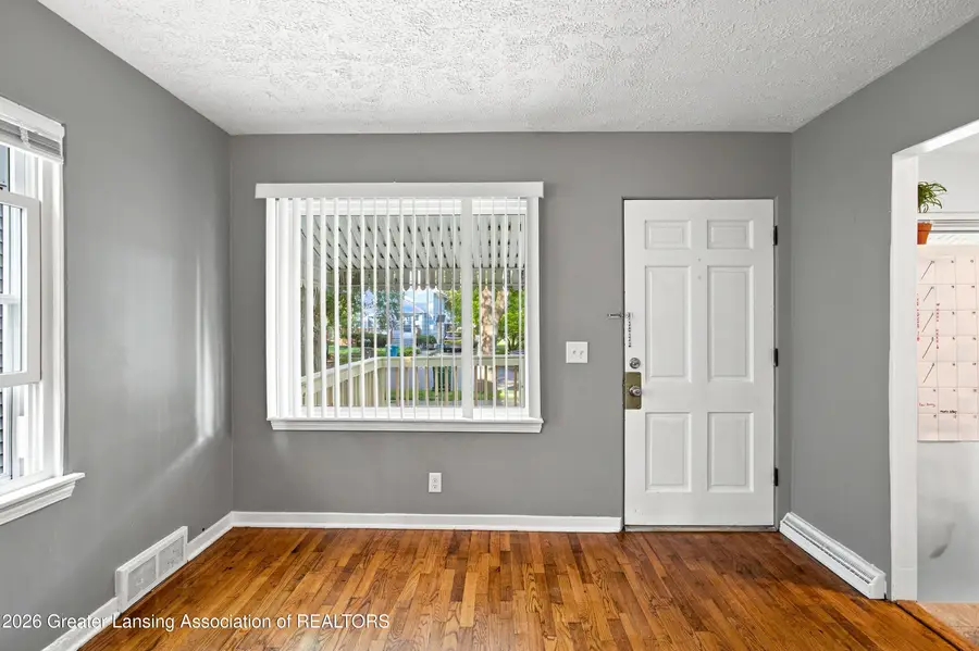 135 S Hayford Avenue, Lansing, MI 48912 - #3
