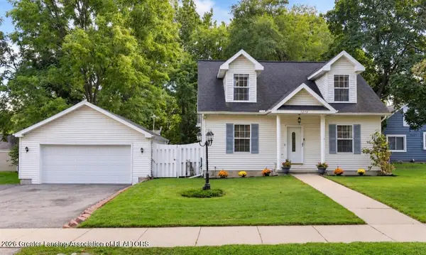 4275 Keller Road, Holt, MI 48842