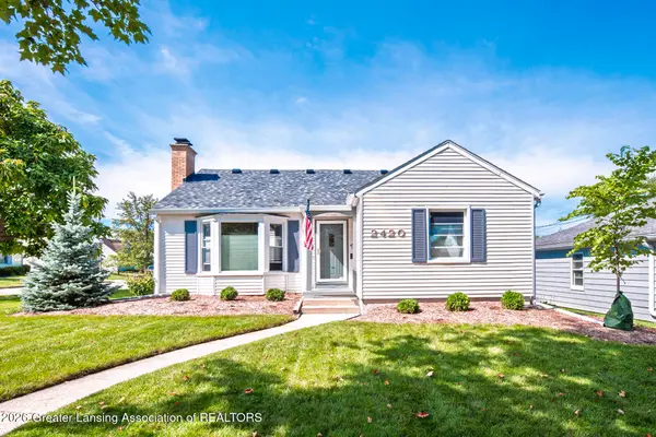 2420 Devonshire Avenue, Lansing, MI 48910
