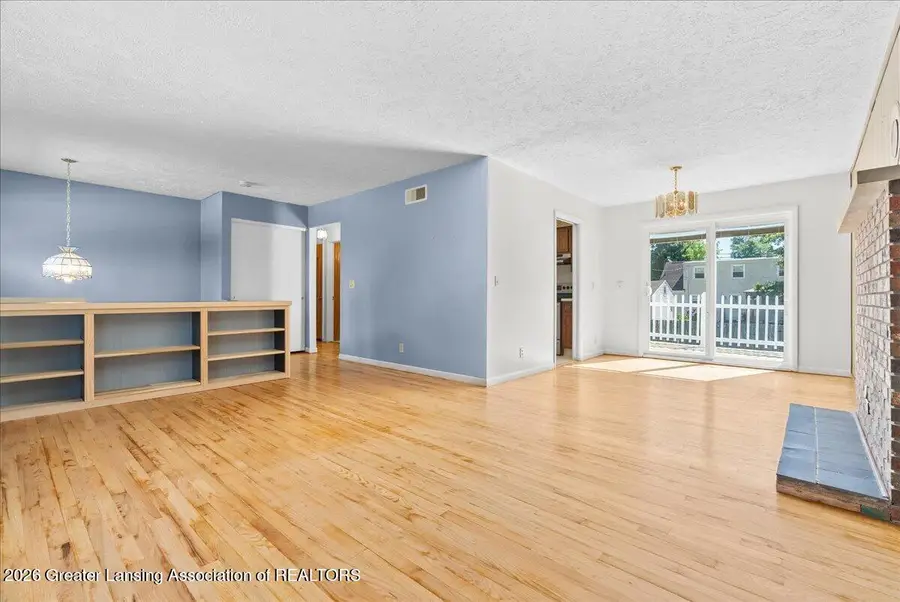 2711 W Mount Hope Avenue, Lansing, MI 48911 - #2