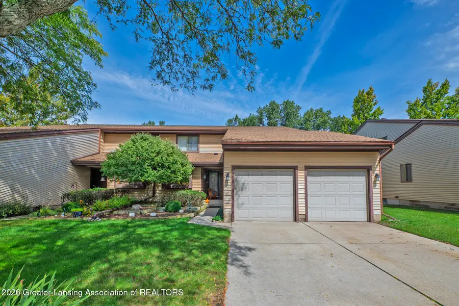 2037 E Provincial House Drive, Lansing, MI 48910 - #2