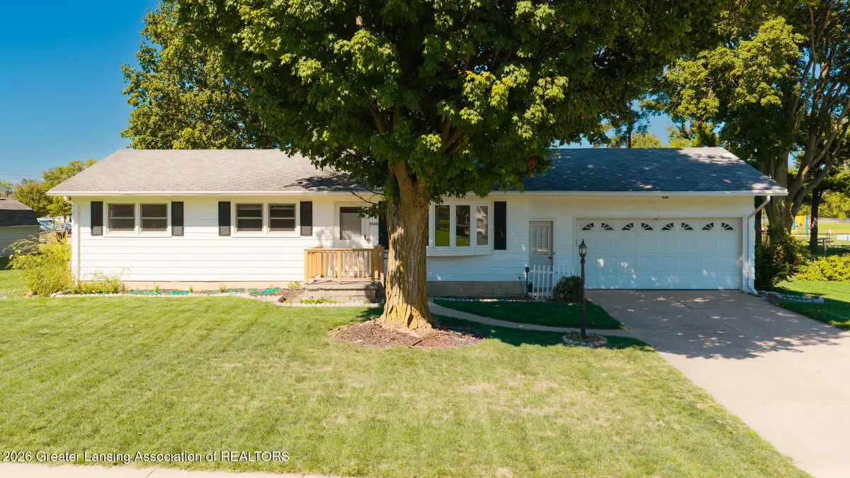 7520 Williamsburg Road, Lansing, MI 48917 - #1