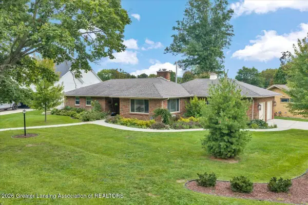 1533 Cambridge Road, Lansing, MI 48911