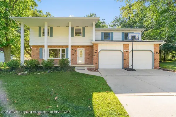 12860 Crescent Drive, Grand Ledge, MI 48837