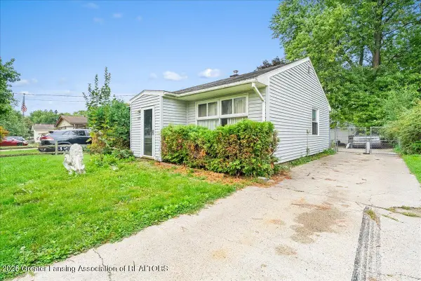 2219 Meadowlawn Drive, Holt, MI 48842