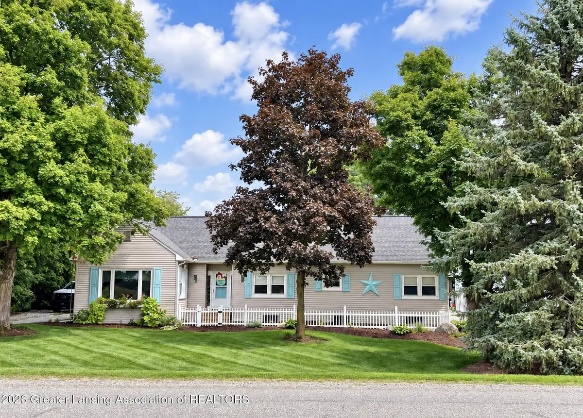 2728 W Lawrence Highway, Charlotte, MI 48813 - #1