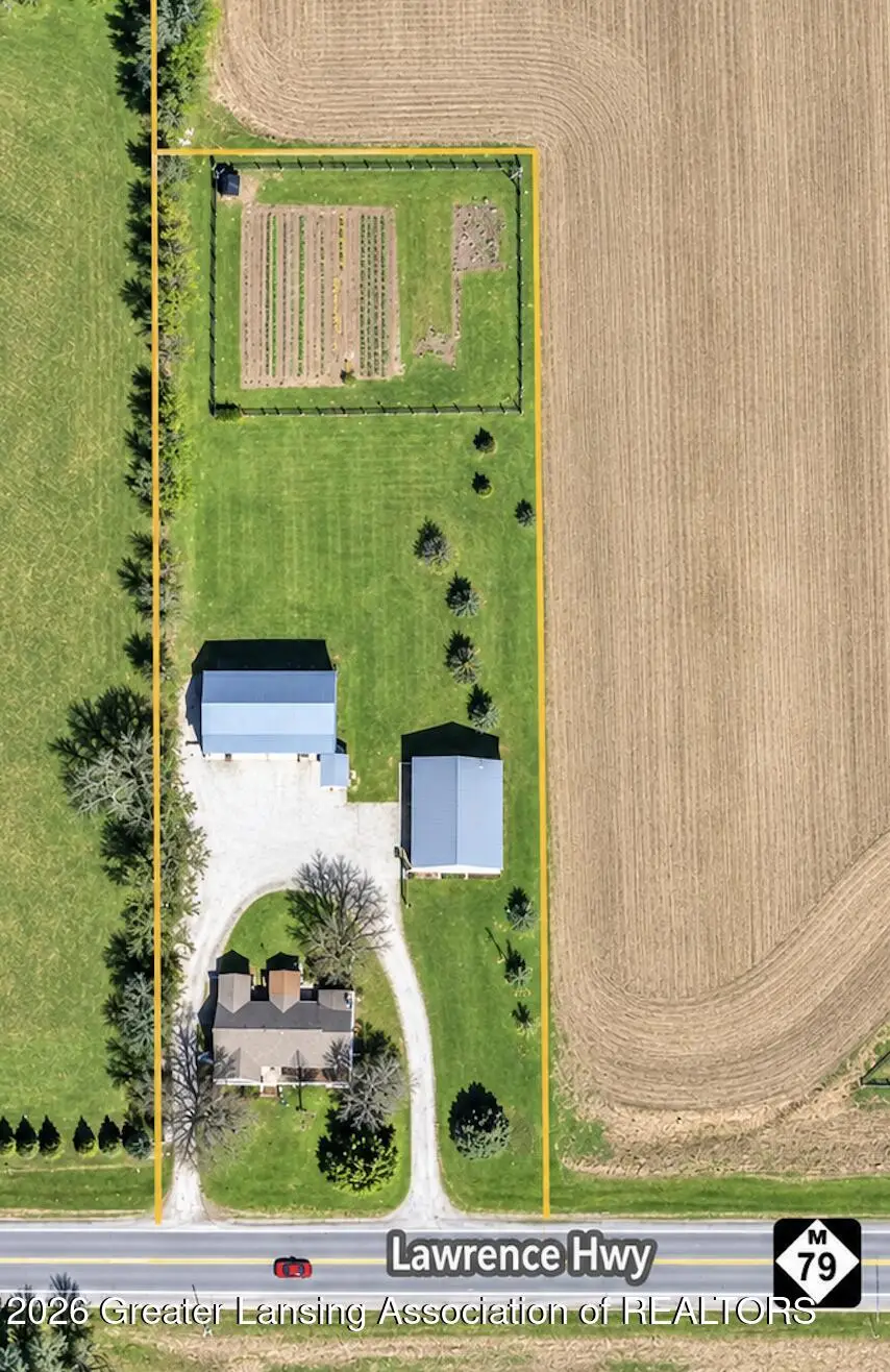 2728 W Lawrence Highway, Charlotte, MI 48813 - #2